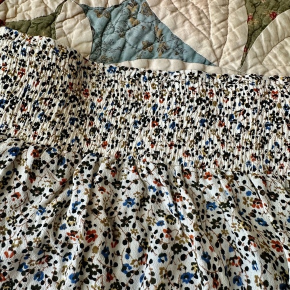 Madewell white, blue, orange, and brown floral knee length skirt. Size S - Picture 4 of 6